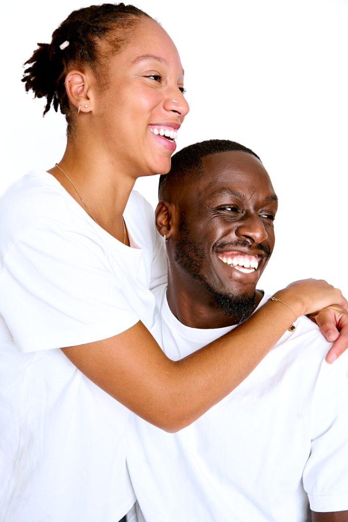 Séance en couple avec le sourire