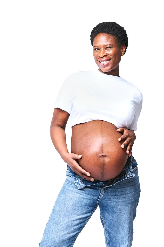 Portrait de femme enceinte heureuse